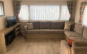 Cedar Deluxe Holiday Home